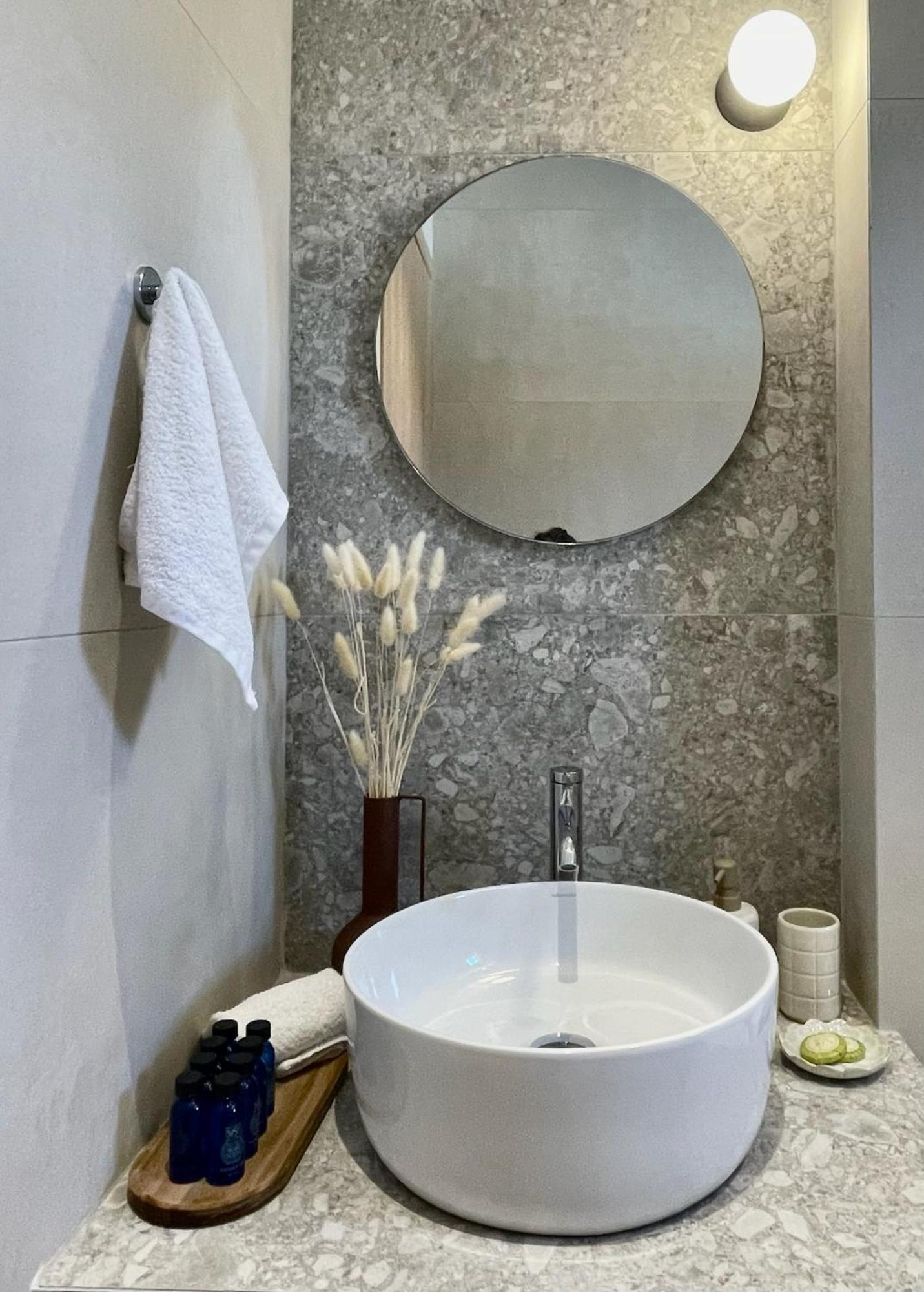 Staybridge Apartments, Mesongí Dış mekan fotoğraf